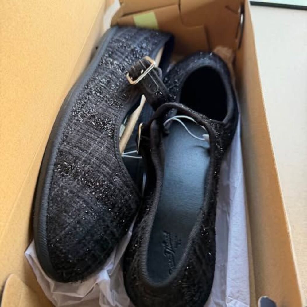 Universal Thread Halston Flats - Picture 4 of 5